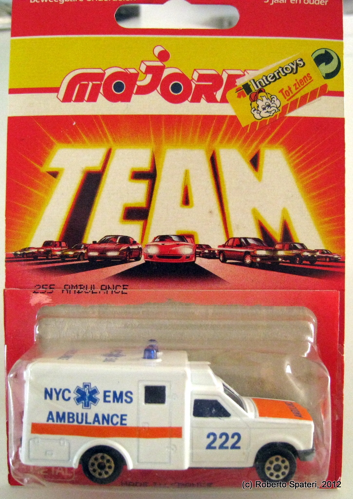 Majorette  Ambulance (n.255-D)